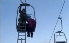 منوعات ـ كابوس فوق السحاب.. 50 شخصا معلقون