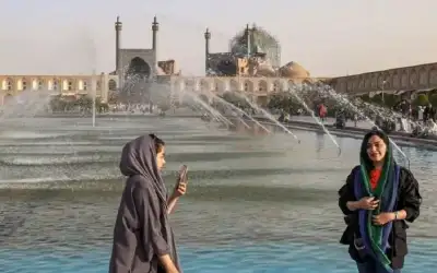 13 دولة تعلن الجمعة أول أيام