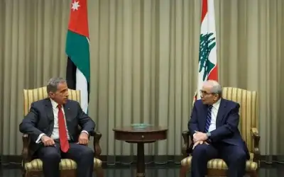 مروحية عسكرية تحلق فوق قصر كيد