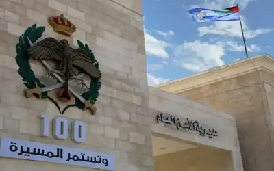 صحيفة نيسان ـ كوادر شرطة محافظة مادبا تثني شخصا