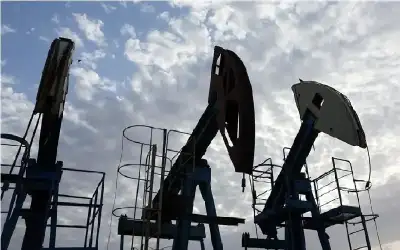 صحيفة نيسان ـ تراجع مخاوف الإمدادات يدفع النفط لأدنى